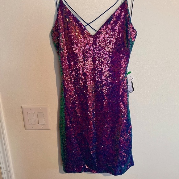 NWT 🥀 B. Darlin Women's Sequin Mini Dress - Picture 5 of 12